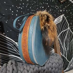 Vintage Teardrop Case